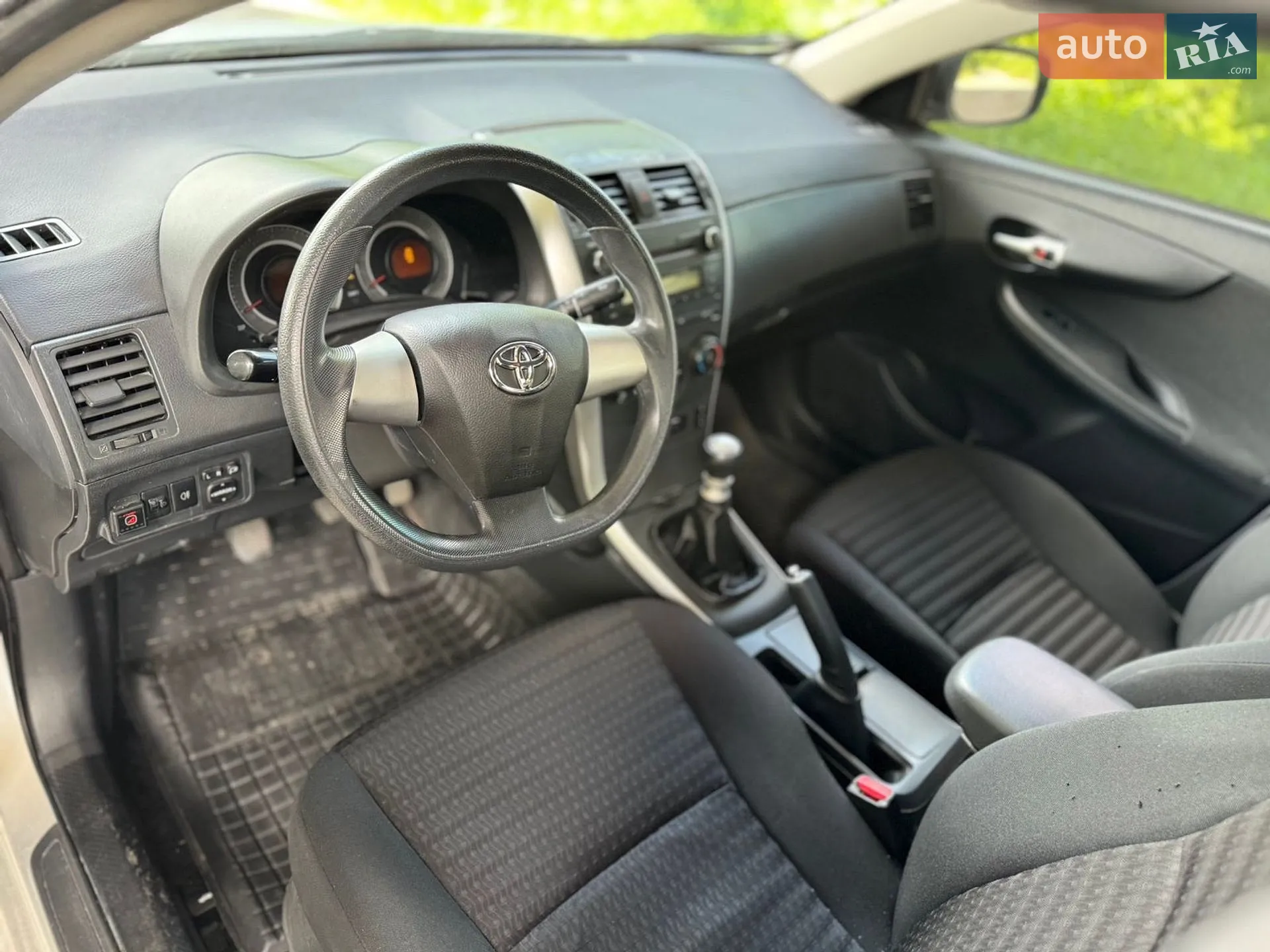 2011 Toyota Corolla - мініатюра 9