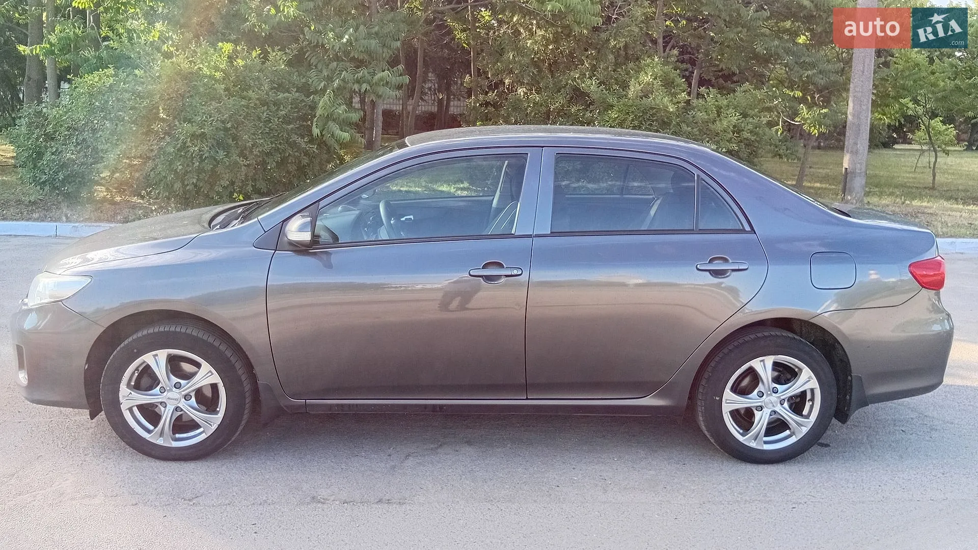 2010 Toyota Corolla - мініатюра 3