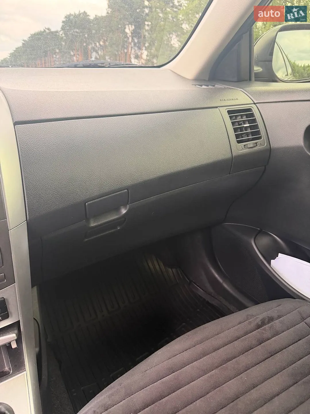2010 Toyota Corolla - мініатюра 6