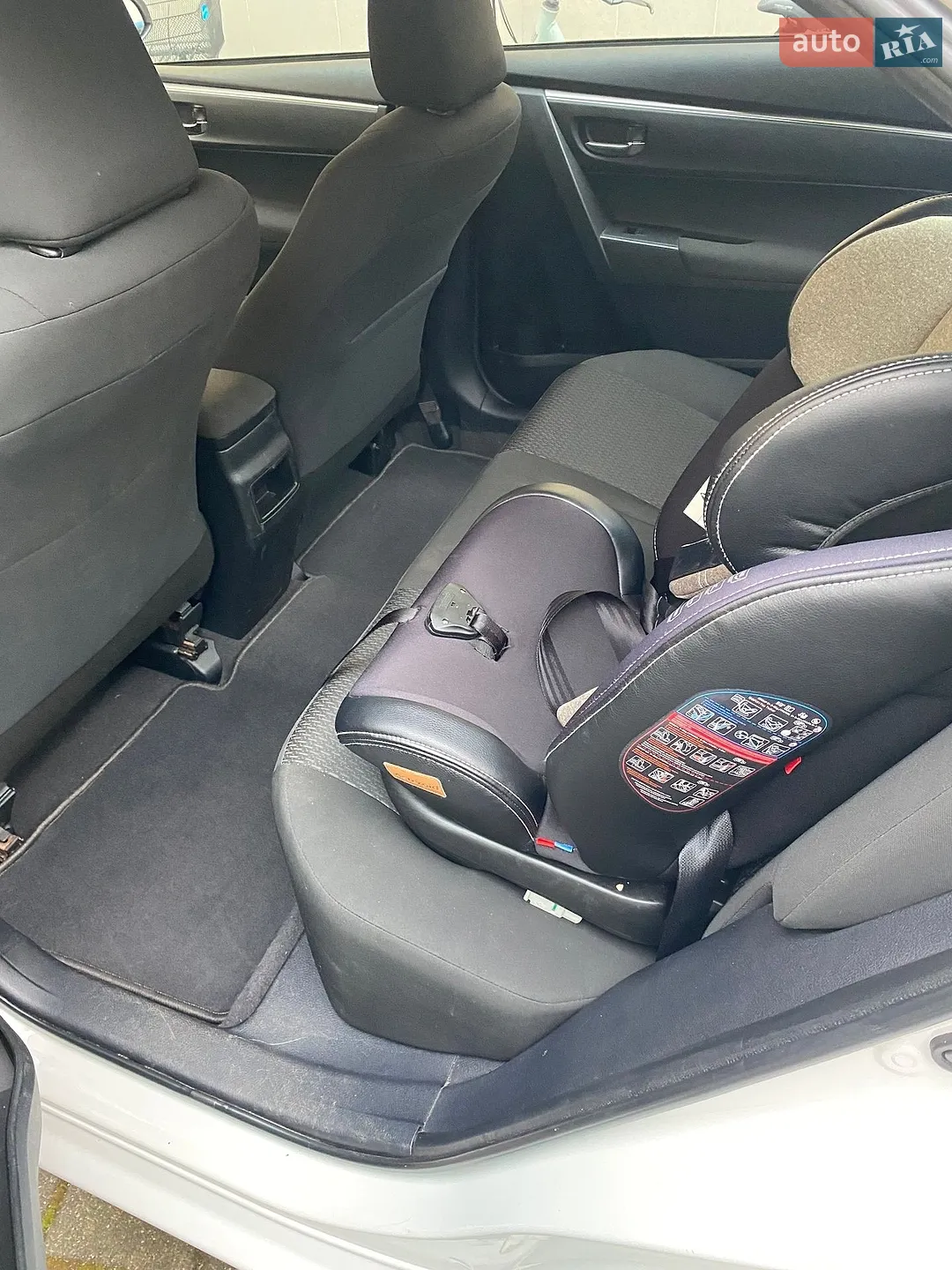 2013 Toyota Corolla - мініатюра 9
