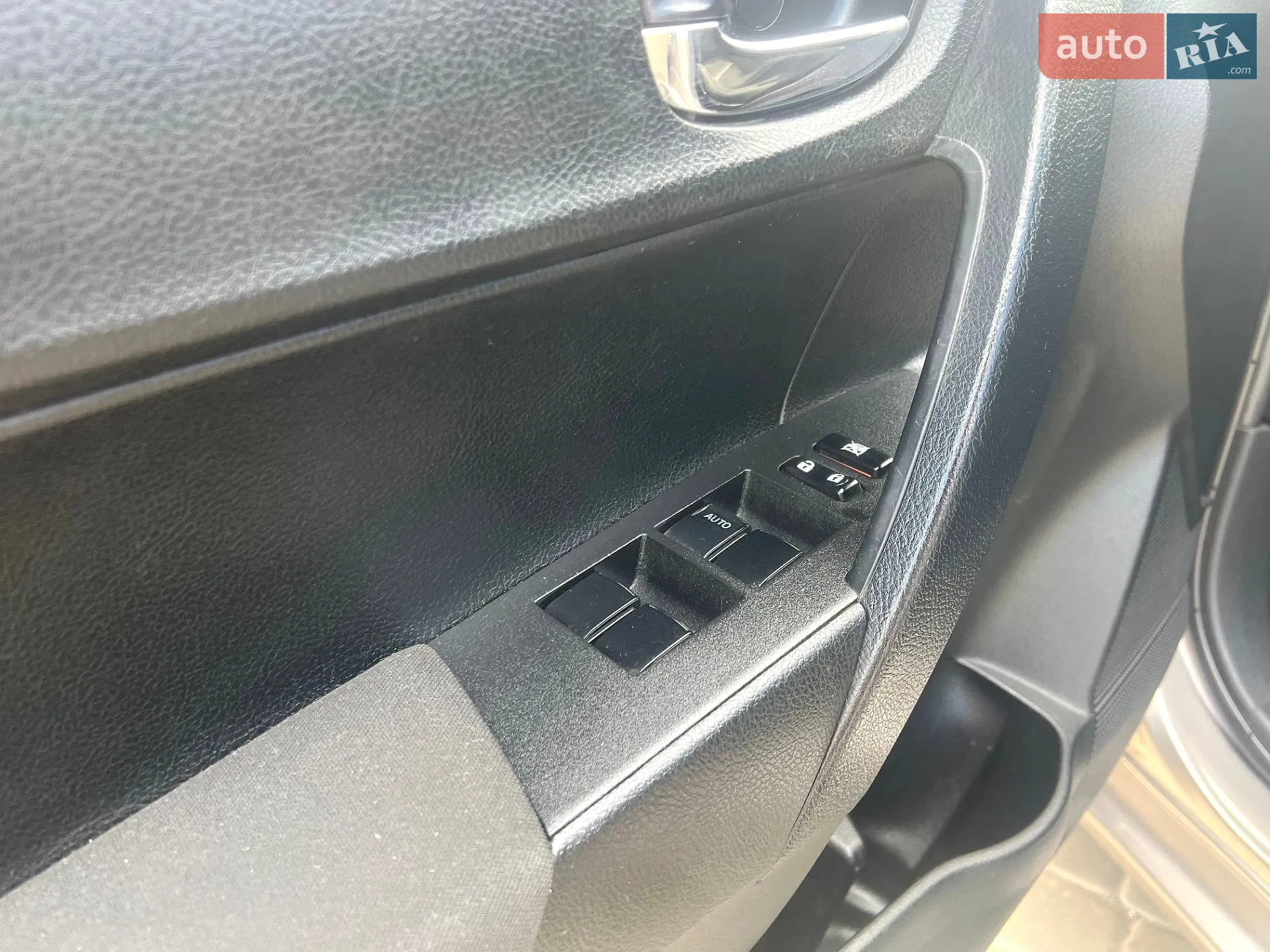 2013 Toyota Corolla - мініатюра 16