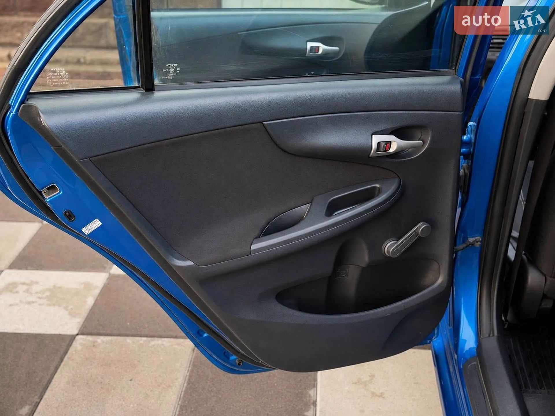 2010 Toyota Corolla - мініатюра 12