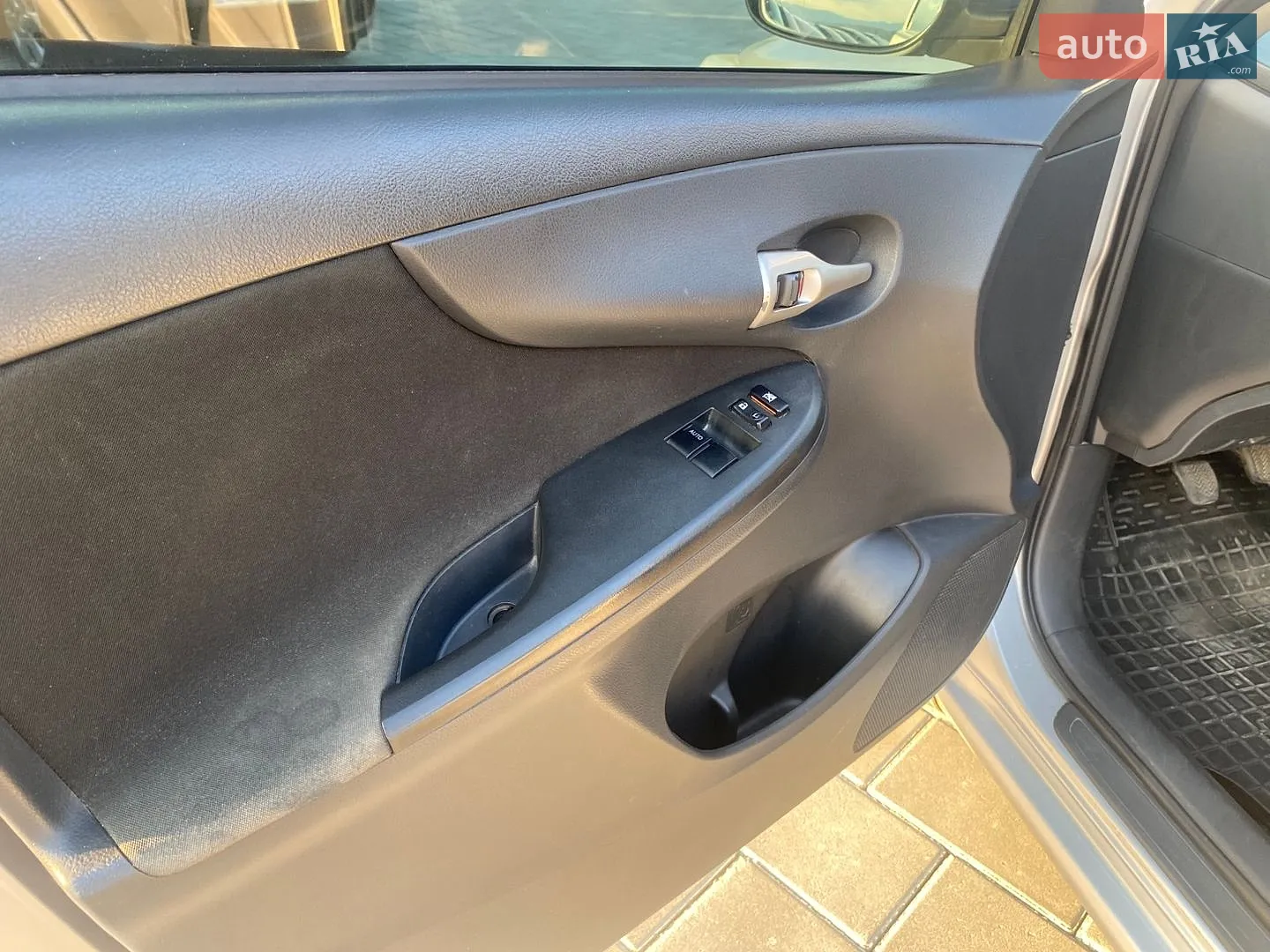 2010 Toyota Corolla - мініатюра 15