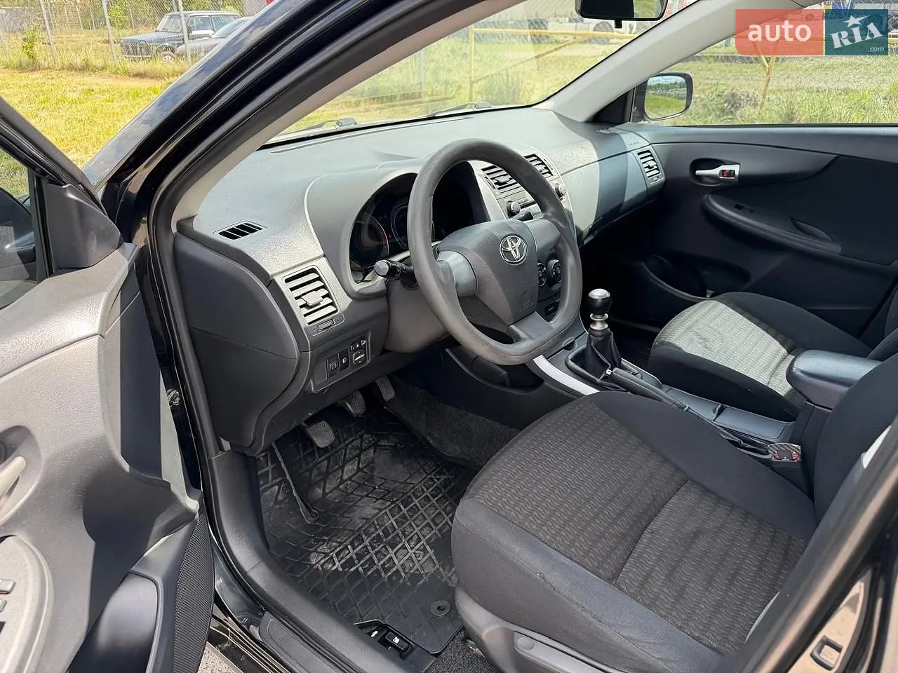 2010 Toyota Corolla - мініатюра 6