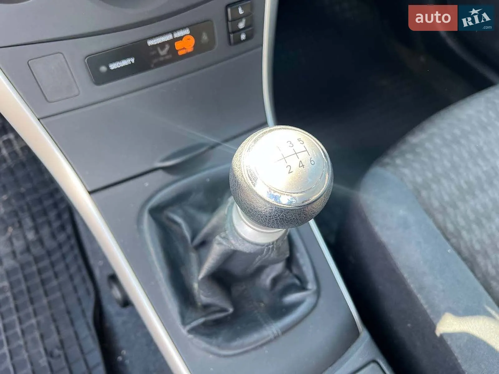 2011 Toyota Corolla - мініатюра 25