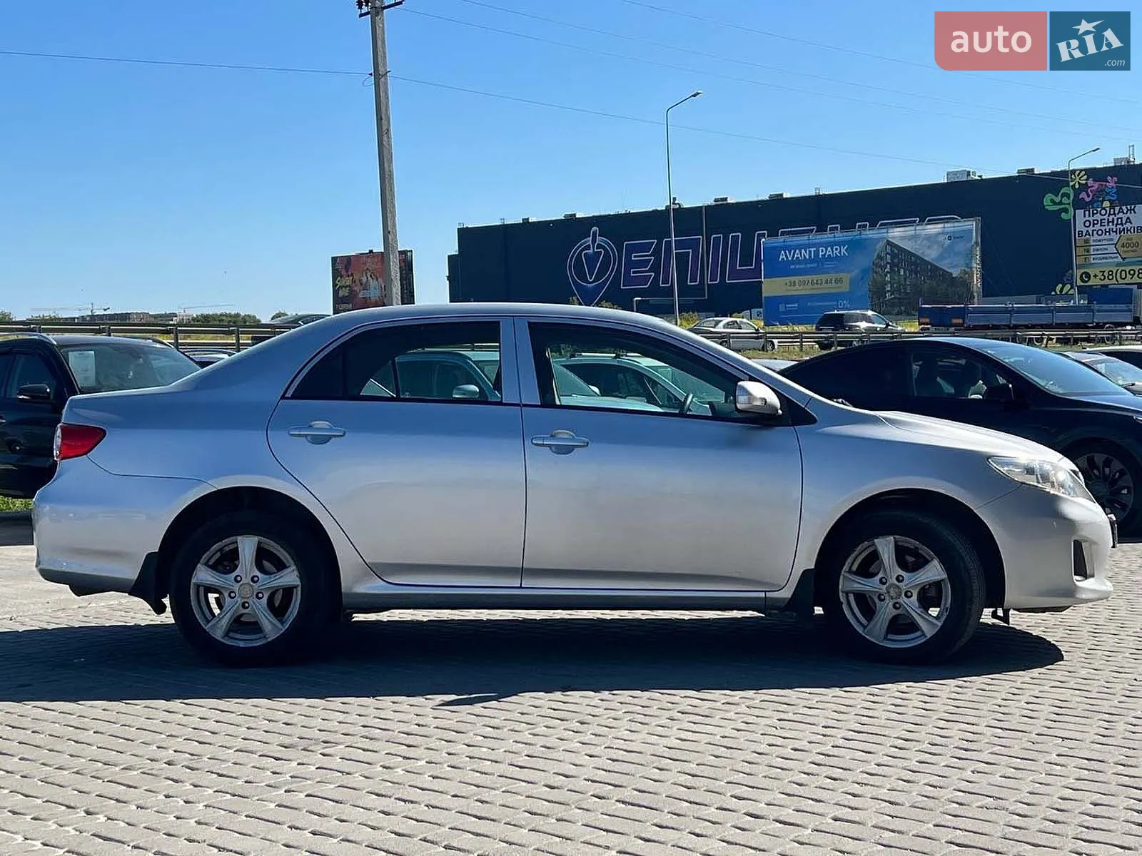 2011 Toyota Corolla - мініатюра 8