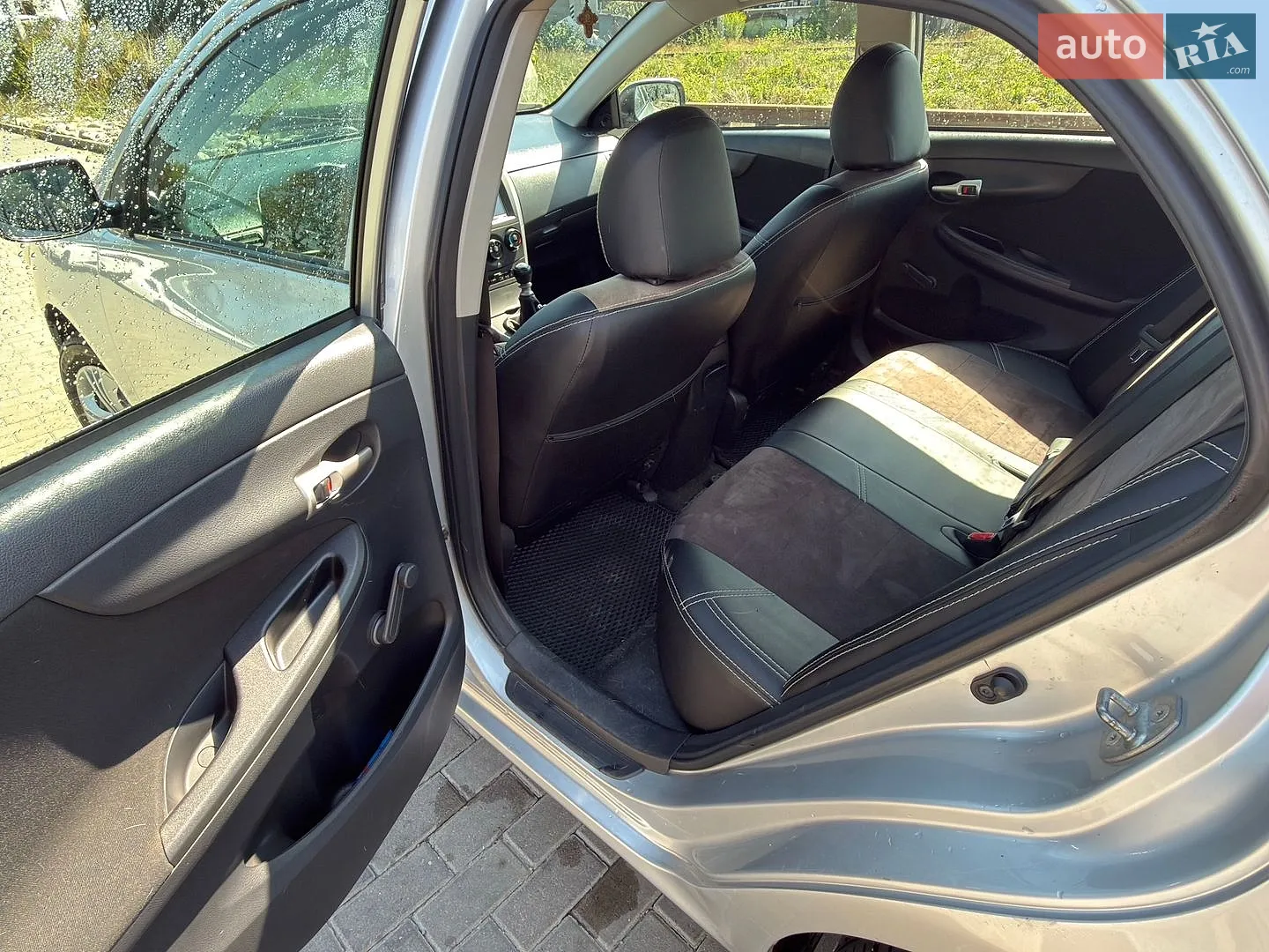 2011 Toyota Corolla - мініатюра 6