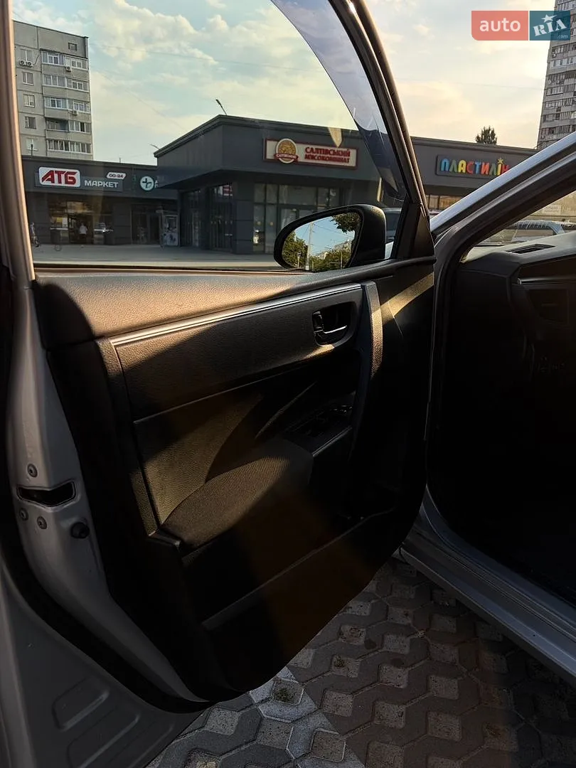 2013 Toyota Corolla - мініатюра 11