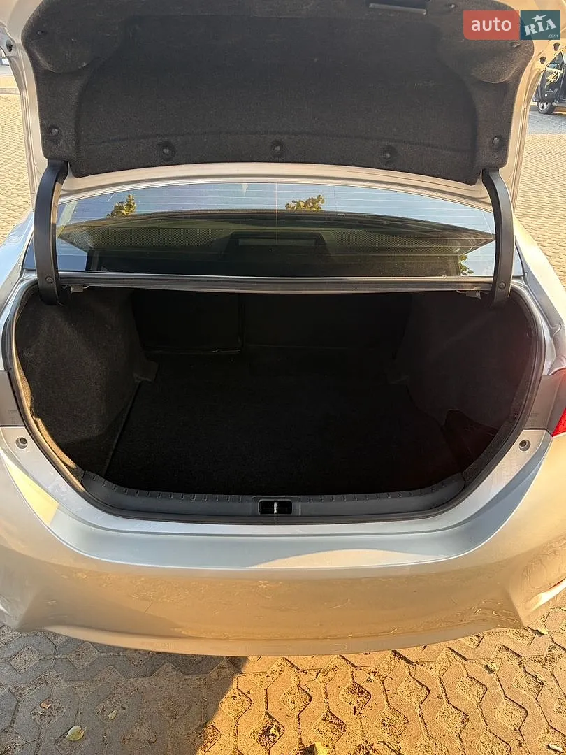 2013 Toyota Corolla - мініатюра 14