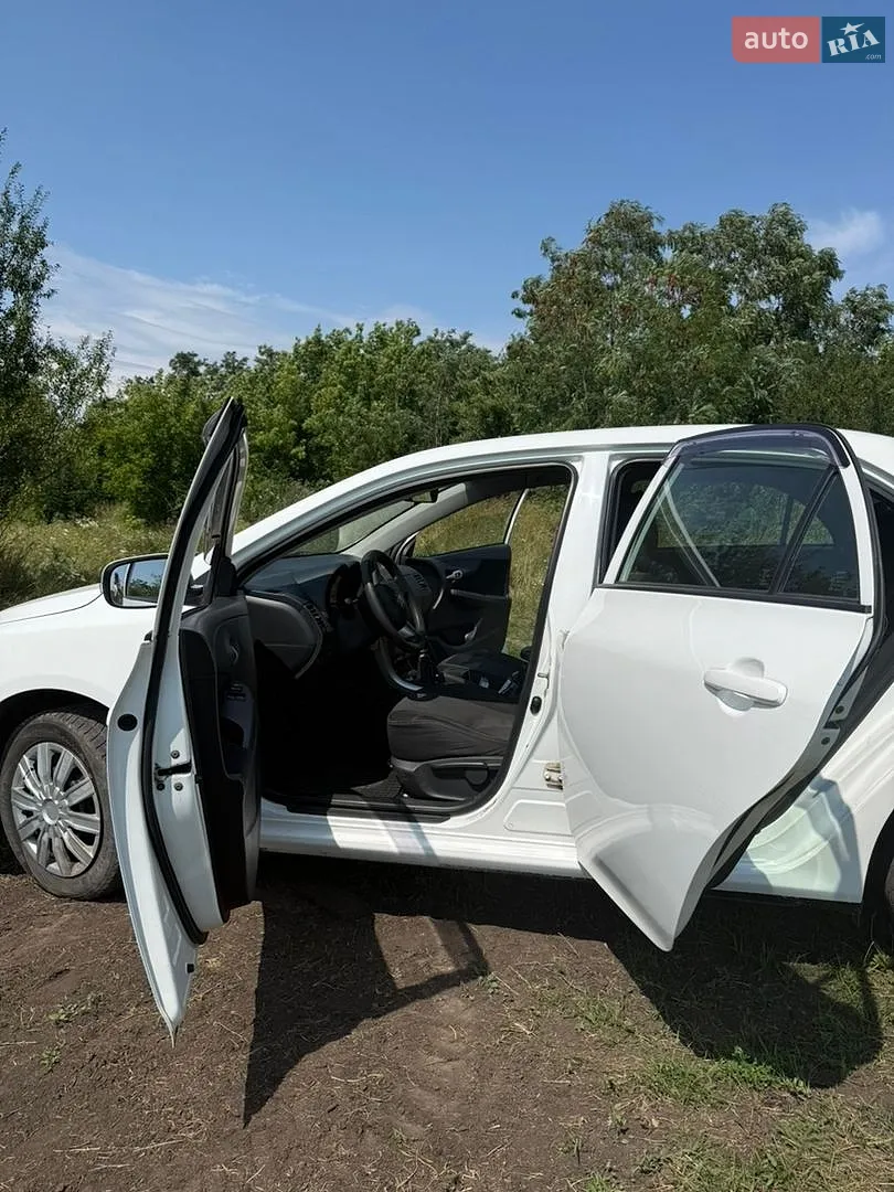 2010 Toyota Corolla - мініатюра 10