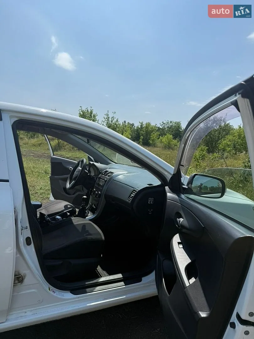 2010 Toyota Corolla - мініатюра 12
