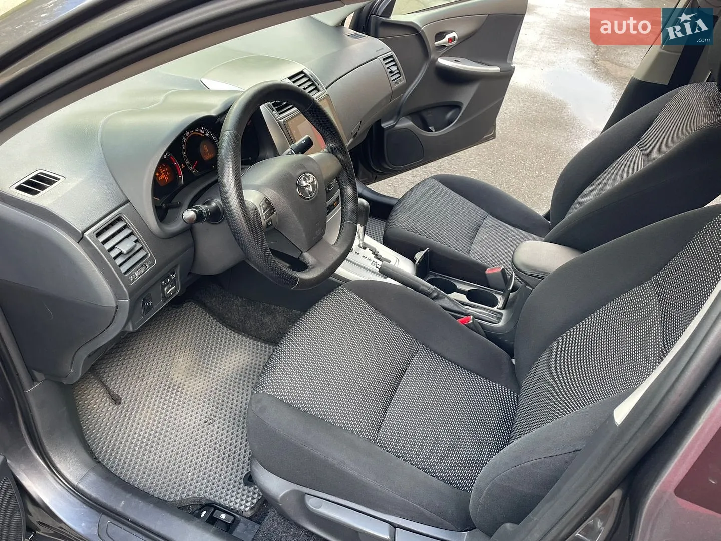 2010 Toyota Corolla - мініатюра 10