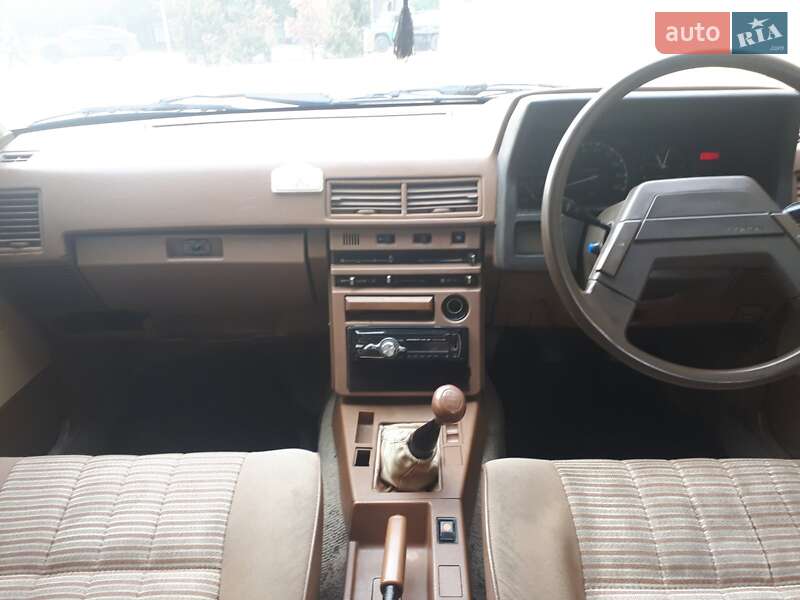 Седан Toyota Corona 1983 в Черноморске