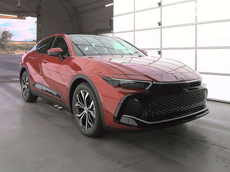 Внедорожник / Кроссовер Toyota Crown 2022 в 