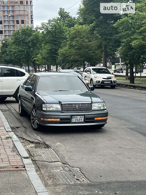 Седан Toyota Crown 1996 в Киеве