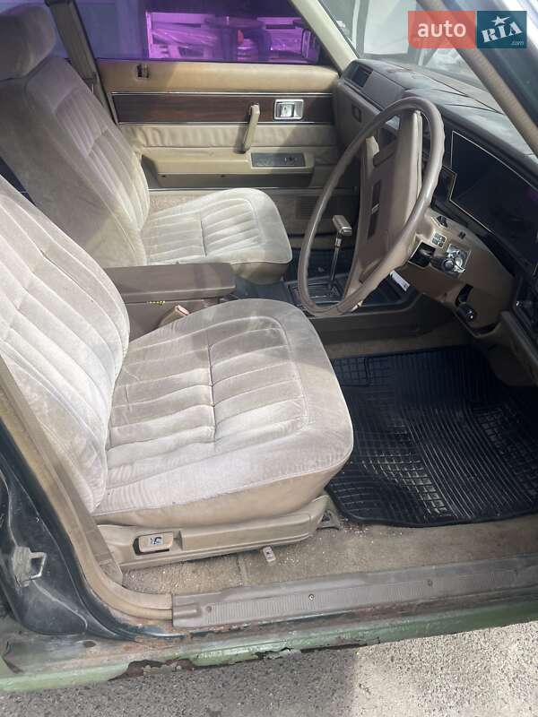 Седан Toyota Crown 1981 в Києві