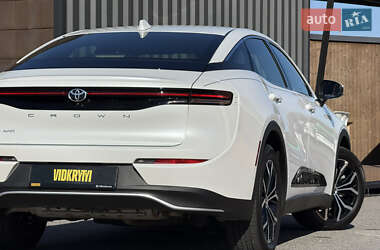 Внедорожник / Кроссовер Toyota Crown 2024 в 