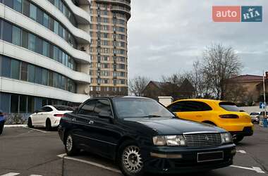 Седан Toyota Crown 1995 в Одесі