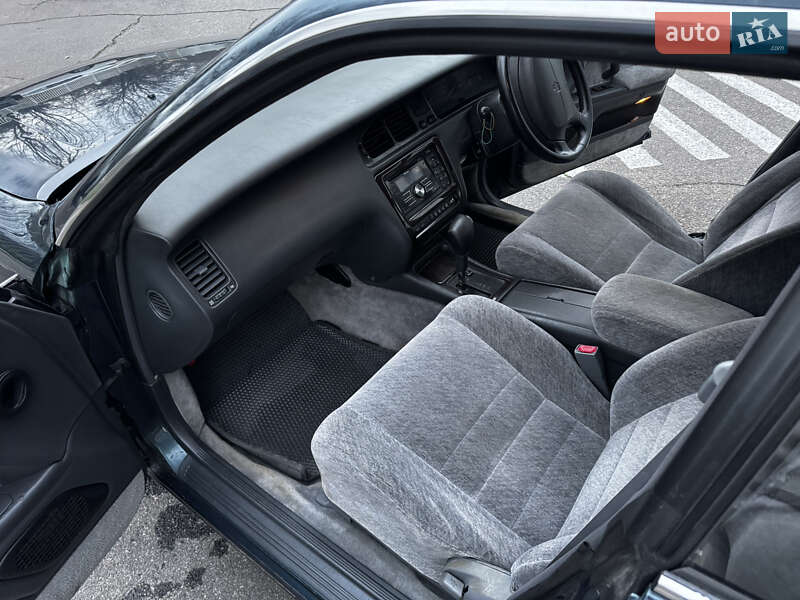 Седан Toyota Crown 1995 в Одессе фото 15 Седан Toyota Crown 1995 в Одессе