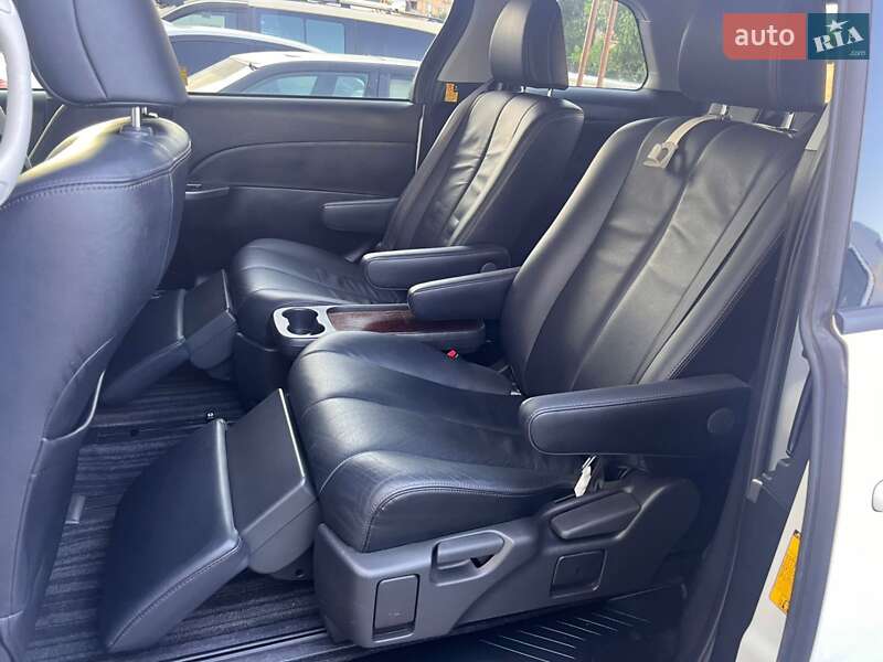 Минивэн Toyota Estima 2014 в Киеве фото 17 Минивэн Toyota Estima 2014 в Киеве