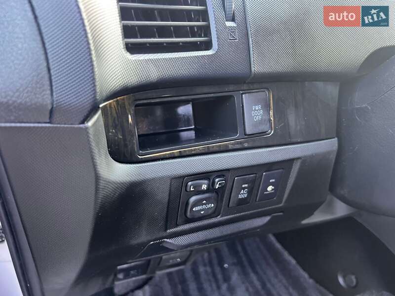 Минивэн Toyota Estima 2014 в Киеве фото 29 Минивэн Toyota Estima 2014 в Киеве