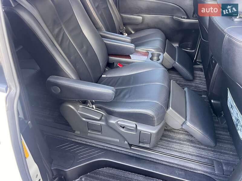 Минивэн Toyota Estima 2014 в Киеве фото 41 Минивэн Toyota Estima 2014 в Киеве