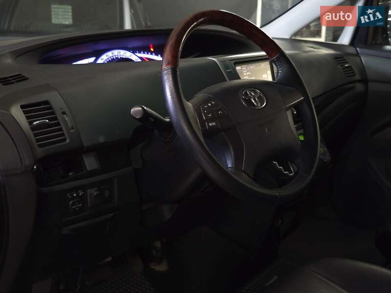 Мінівен Toyota Estima 2010 в Миколаєві