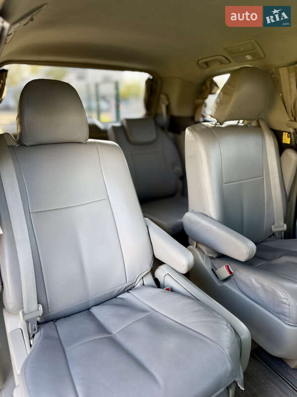 Мінівен Toyota Estima 2010 в Миколаєві