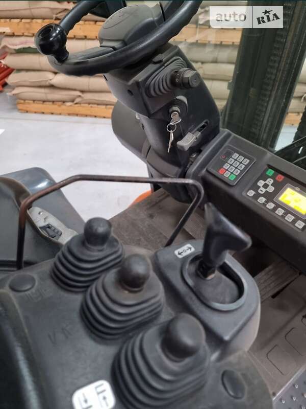 Вилочный погрузчик Toyota FB 2014 в Киеве фото 4 Вилочный погрузчик Toyota FB 2014 в Киеве