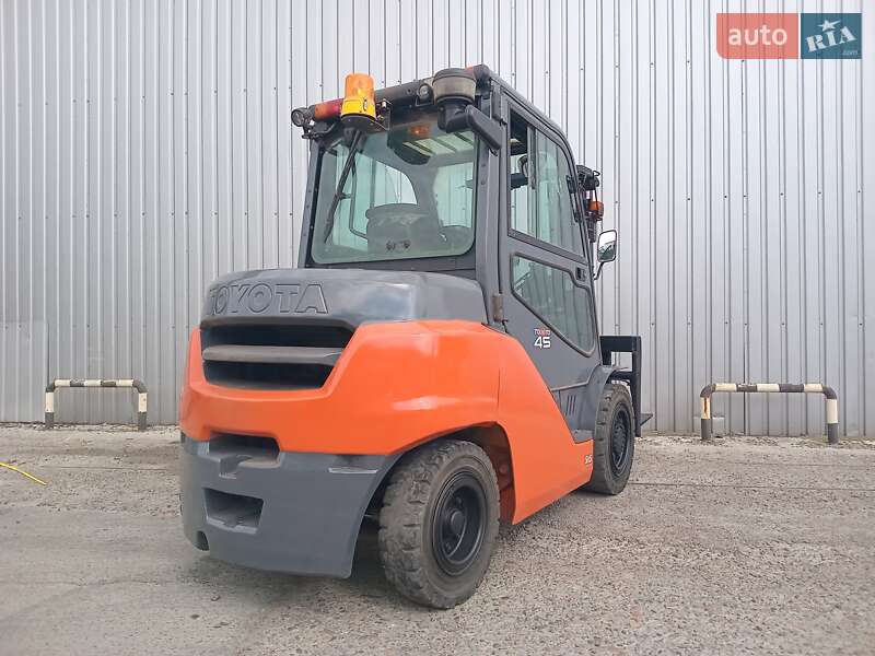Вилочный погрузчик Toyota FD 2018 в Киеве фото 4 Вилочный погрузчик Toyota FD 2018 в Киеве