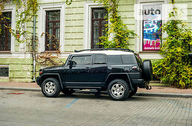 Позашляховик / Кросовер Toyota FJ Cruiser 2006 в 