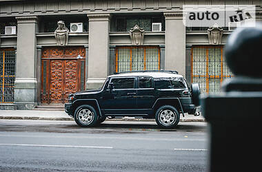 Позашляховик / Кросовер Toyota FJ Cruiser 2006 в 
