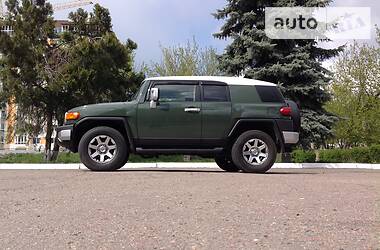 Позашляховик / Кросовер Toyota FJ Cruiser 2014 в 