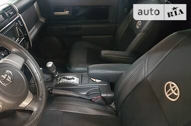 Позашляховик / Кросовер Toyota FJ Cruiser 2008 в 