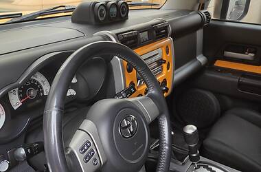Позашляховик / Кросовер Toyota FJ Cruiser 2008 в 