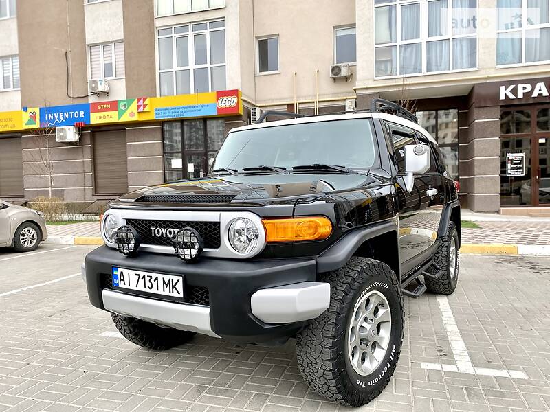 Внедорожник / Кроссовер Toyota FJ Cruiser 2013 в Киеве