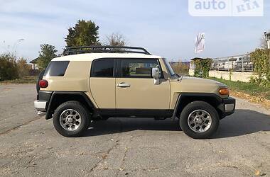 Позашляховик / Кросовер Toyota FJ Cruiser 2012 в Полтаві