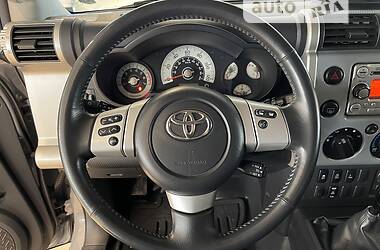Позашляховик / Кросовер Toyota FJ Cruiser 2013 в Києві