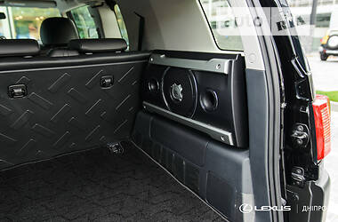 Внедорожник / Кроссовер Toyota FJ Cruiser 2021 в 