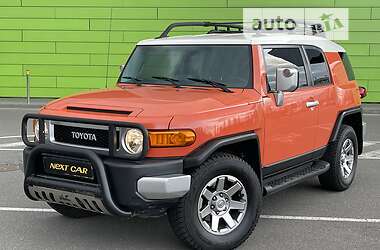 Внедорожник / Кроссовер Toyota FJ Cruiser 2014 в Киеве