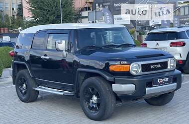 Позашляховик / Кросовер Toyota FJ Cruiser 2006 в 