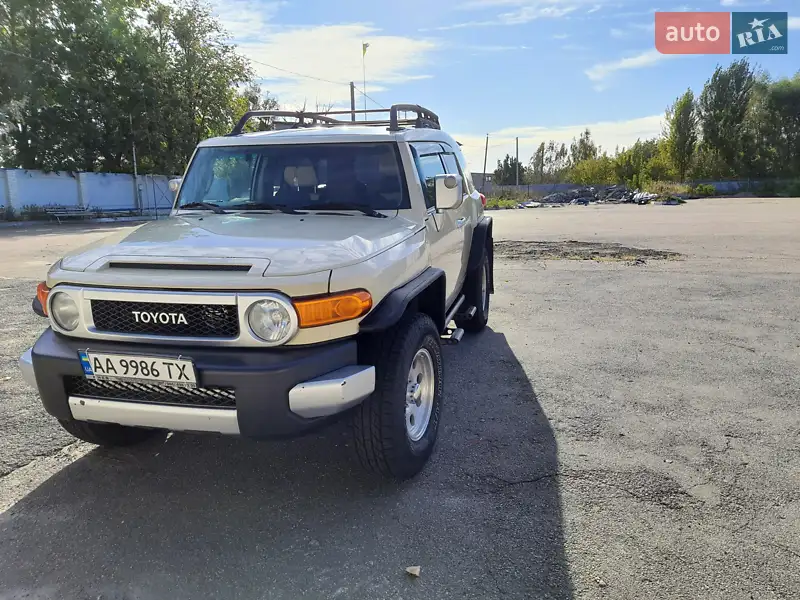 Toyota FJ Cruiser