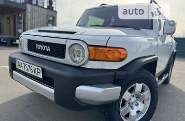 Внедорожник / Кроссовер Toyota FJ Cruiser 2010 в Киеве