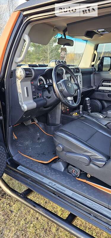 Внедорожник / Кроссовер Toyota FJ Cruiser 2008 в Березане
