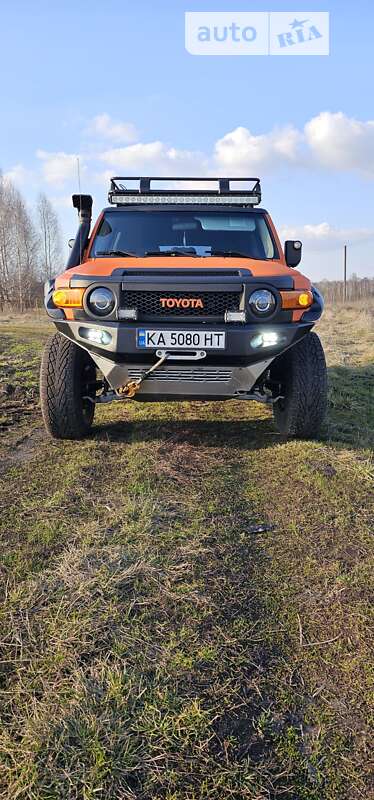 Внедорожник / Кроссовер Toyota FJ Cruiser 2008 в Березане