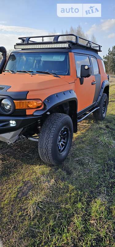 Внедорожник / Кроссовер Toyota FJ Cruiser 2008 в Березане