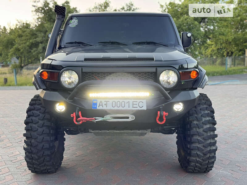 Внедорожник / Кроссовер Toyota FJ Cruiser 2021 в Ивано-Франковске