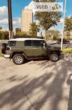 Позашляховик / Кросовер Toyota FJ Cruiser 2014 в Києві