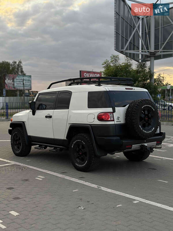 Позашляховик / Кросовер Toyota FJ Cruiser 2008 в Києві