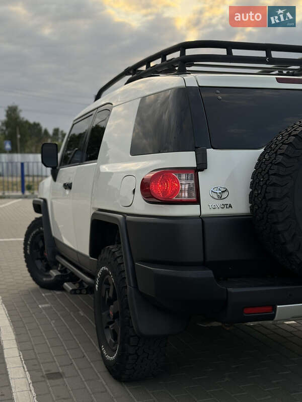 Позашляховик / Кросовер Toyota FJ Cruiser 2008 в Києві